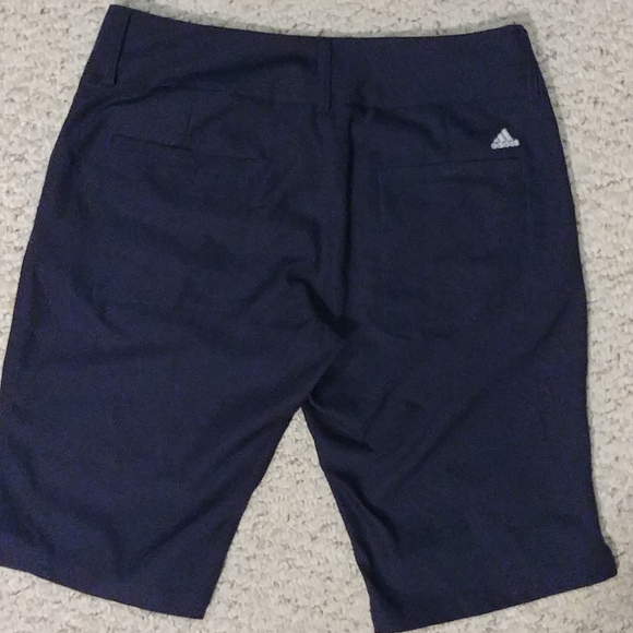 31 Adidas golf shorts - Picture 2 of 4